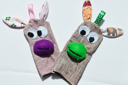 Winter beanie with rattle gloves