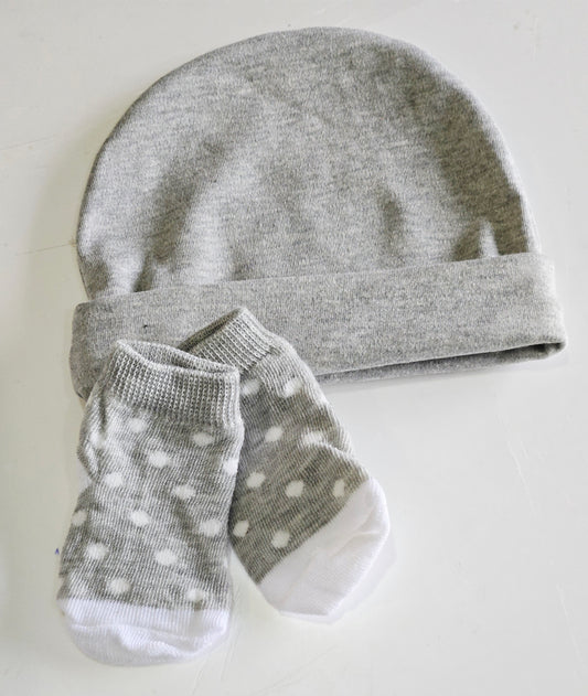 Grey Beanie & Socks Set (0–3 Months)